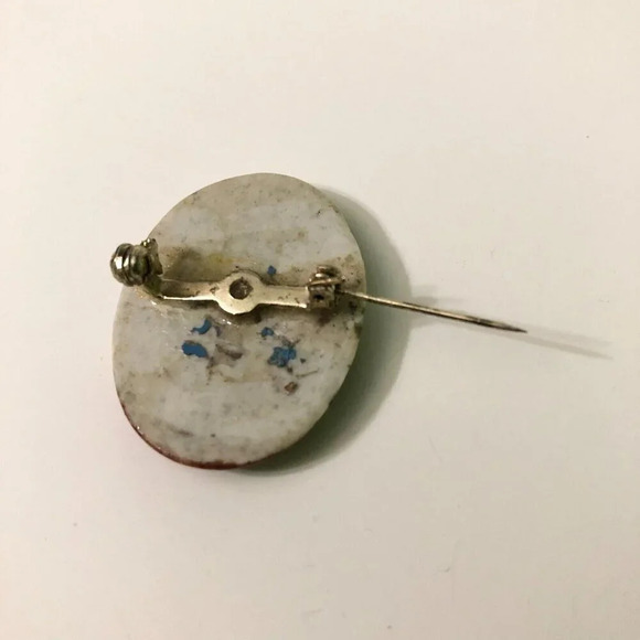 Vintage Painted Porcelain Courting Couple Oval Pin Brooch - Picture 10 of 12